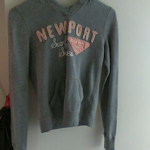 gray sweatshirt